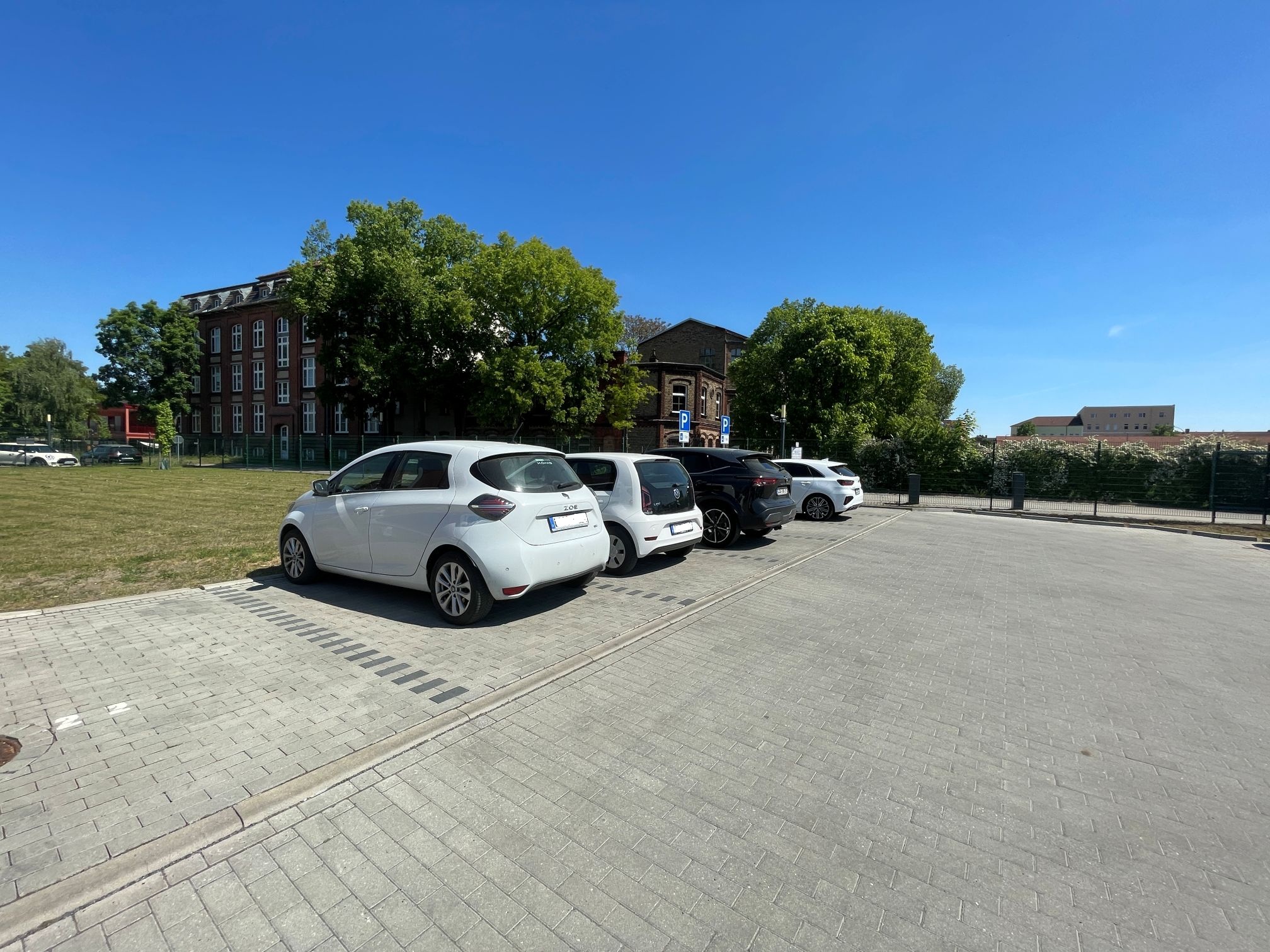 Parkplatz zur Miete in Bahnhofsnähe für Pendler